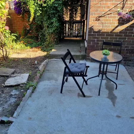 Centrally Located W/ Free Parking & Smart Tv Leeds (West Yorkshire)