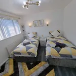 Centrally Located W/ Free Parking & Smart Tv Lejlighed *
