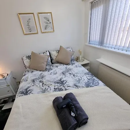 Centrally Located W/ Free Parking & Smart Tv Apartment Leeds (West Yorkshire)