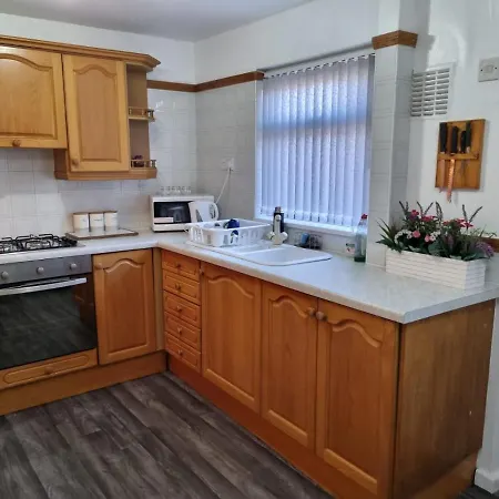 Centrally Located W/ Free Parking & Smart Tv *