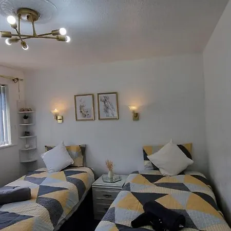 Centrally Located W/ Free Parking & Smart Tv Lejlighed *