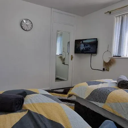 Centrally Located W/ Free Parking & Smart Tv Lejlighed