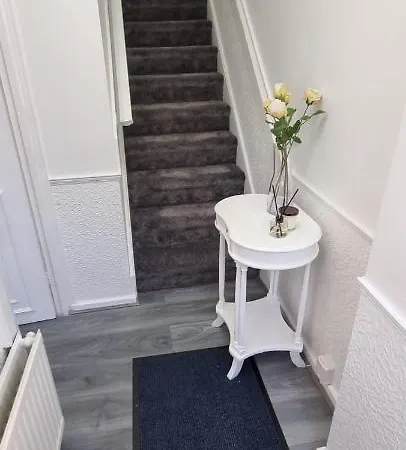 Centrally Located W/ Free Parking & Smart Tv Apartment Leeds (West Yorkshire)